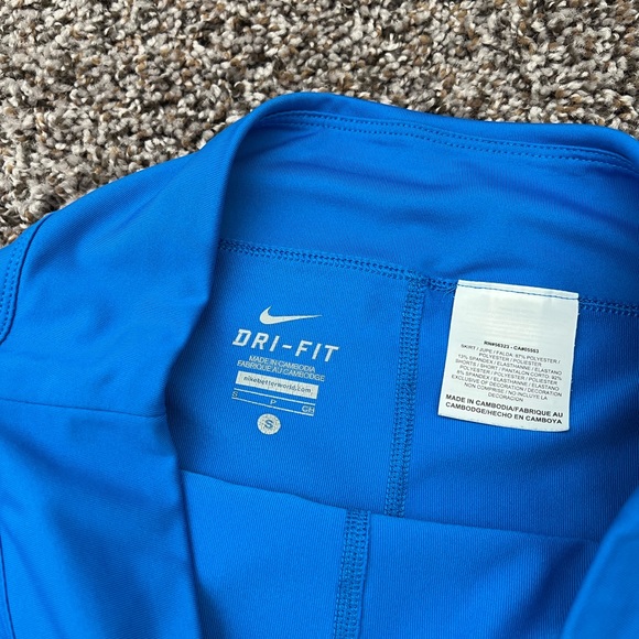 Nike DriFit Tennis Skirt - Picture 4 of 6